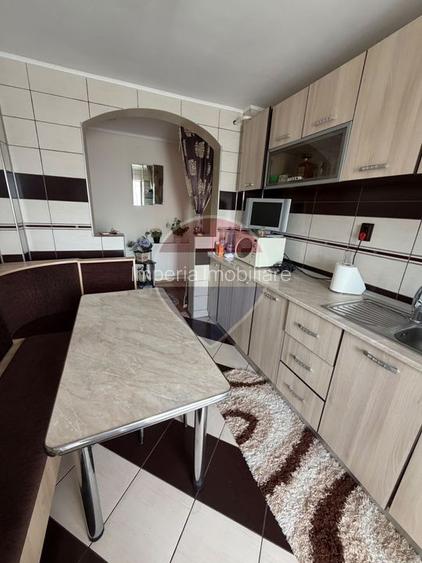 Apartament cu 3 camere de închiriat,Rovine - 7