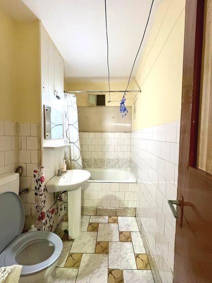 Apartament 3 camere 72mp zona Unitatea Militara 85000eur neg