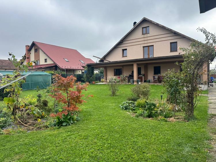 Casă superbă spatioasa intr-o zona linistiota aproape de oras - 5