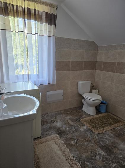 Casă de vânzare cu 4 camere, garaj și teren de 766 mp – Sărata, Piatra Neamț
