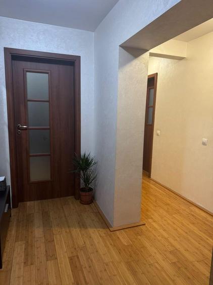 Proprietar. Vând ap. cu 3 cam. decomandat, 67 mp., parter, Brazda
