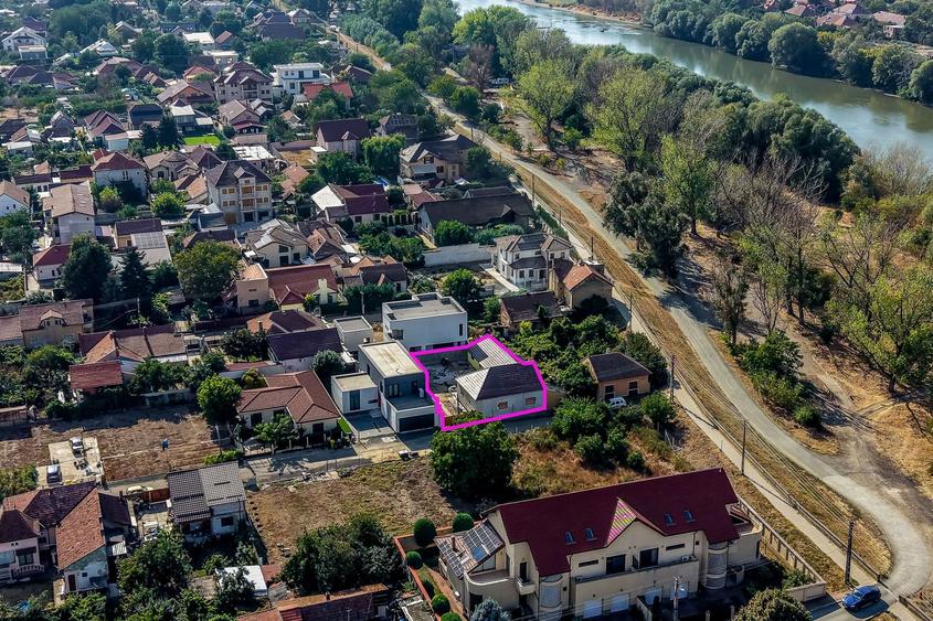 Casă individuală în Aradul Nou zona Tabacovici, aproape de Mureș