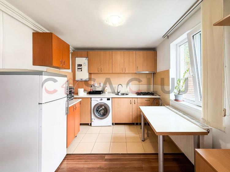 Apartament la casa cu curte si 2 locuri de parcare,Marasesti