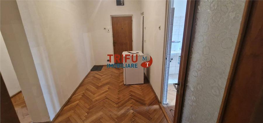 Apartament 3 camere, 2 bai, garaj, boxa zona Cetate
