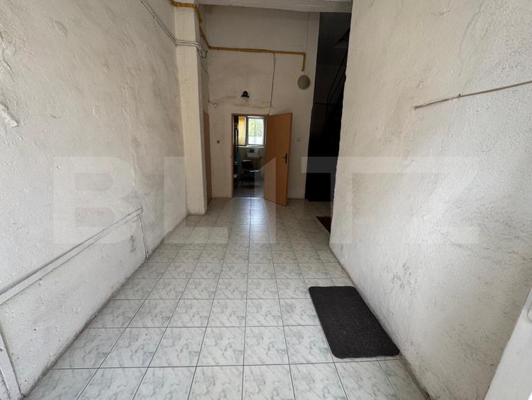 SPAȚIU COMERCIAL/BIROURI DE VÂNZARE – 140 MP UTILI – DEVA, Central
