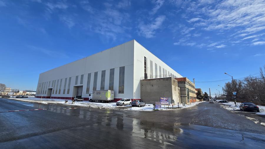 TITAN-FAUR, teren+constructii industriale, hale productie, acces TIR