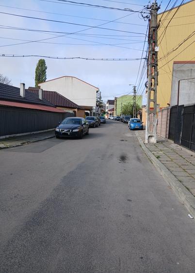 3 corpuri de casa la sol - zona Dacia - 280.000 euro(Cod E6)