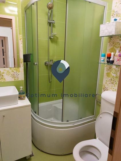 Apartament cu 4 camere de vanzare in Plopilor, etaj 3/4 !