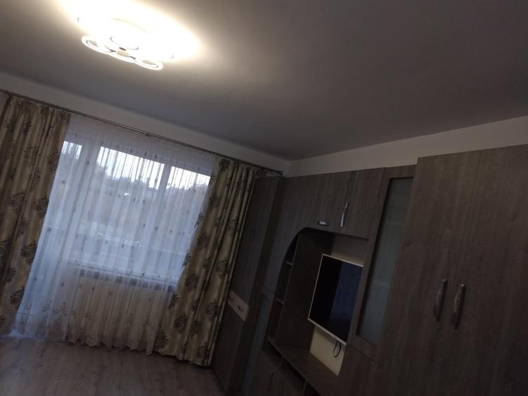 Închiriez apartament cu doua camere decomandat în Iași