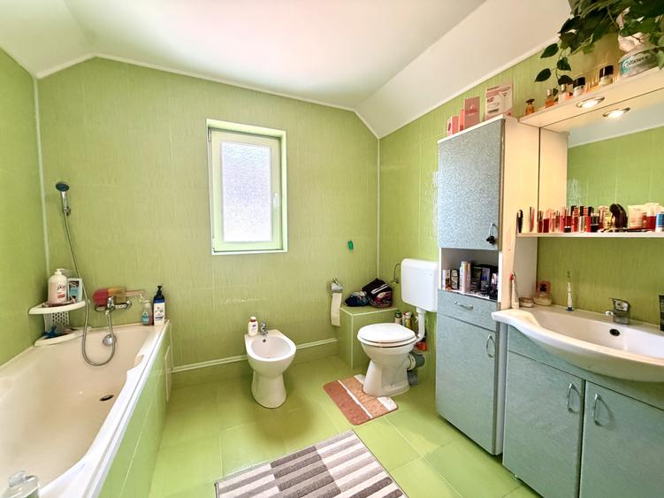 Casa individuala cu 4 camere, 150 mp utili, 380 mp teren - Dumbravita