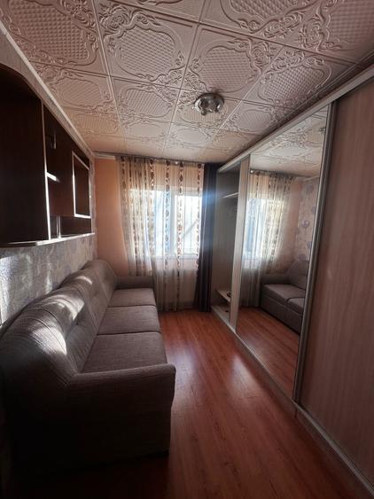 Apartament cu 3 camere, etaj 2/4, zona Mircea cel Batran