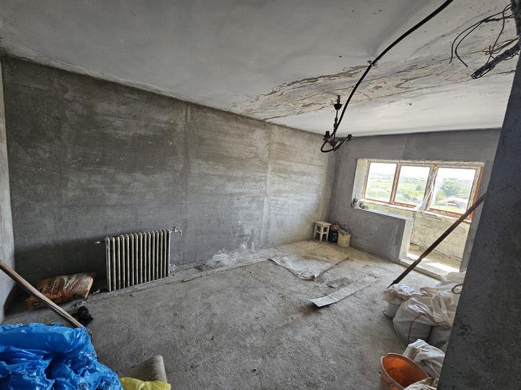 Apartament 2 camere decomandat, 55 mp, LA ROȘU cu Termopane Noi– Oras Isaccea