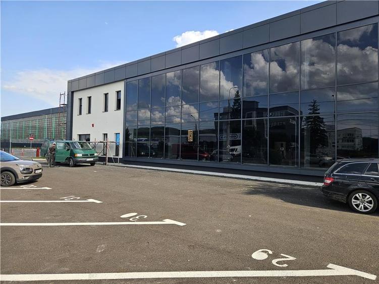 Spatiu Comercial Etaj - 500 mp - Showroom - Servicii