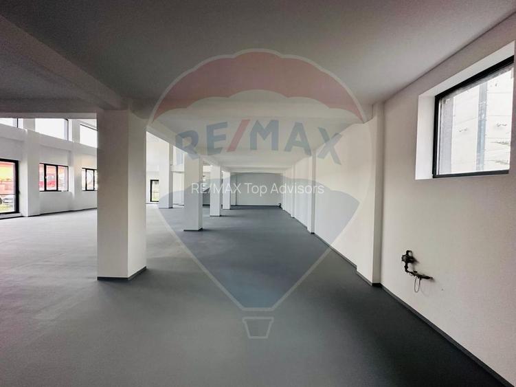 DE INCHIRIAT Spațiu comercial/showroom | 975 mp | Otopeni - 11