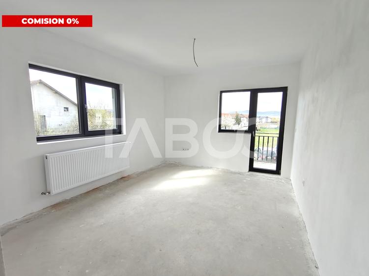 Apartament intabulat 3 camere balcon - etaj 1 - parcare - Comision 0