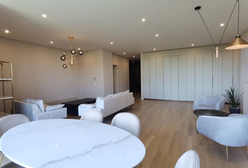 Apartament premium, vedere parc si lac, 2 garaje subterane