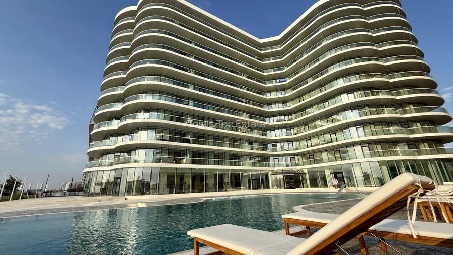 Apartament cu 3 camere direct in prima linie la mare White Sea