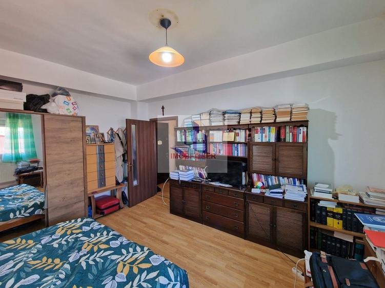 Apartament cu 1camera de vanzare, cu centrala proprie pe gaz in Iosia.