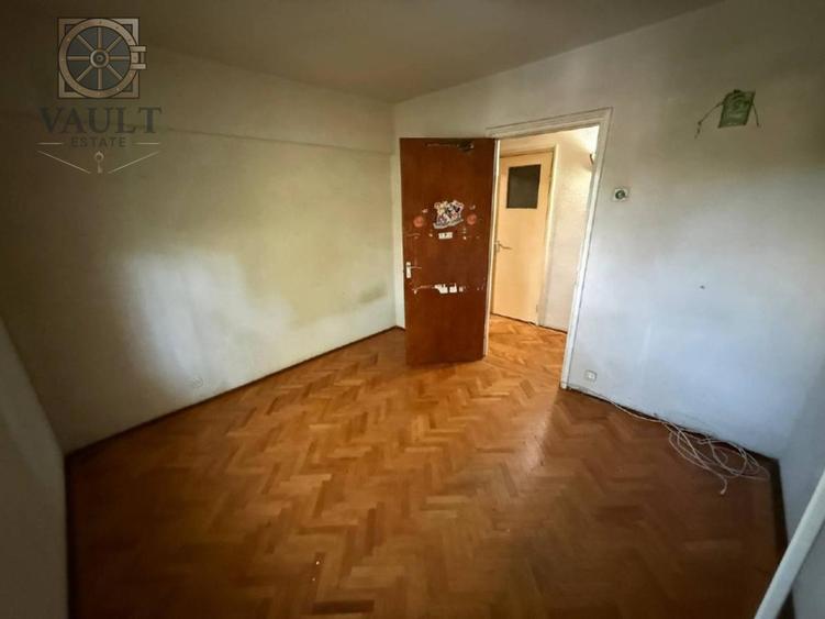 Apartament 4 camere -5 minute de mers pana la metrou Costin Giorgian