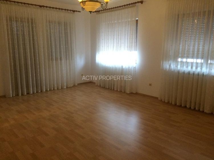 Vand vila Erou Iancu Nicolae,Privighetorilor,Jollie Ville,piscina,garaj 2 masini - 7