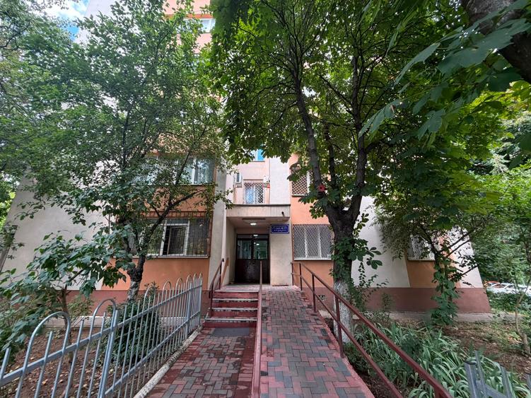 Dristor 3 Camere 65 Mp Etaj 1 Bloc Turn 1970 Reabilitat 5 Min Metrou