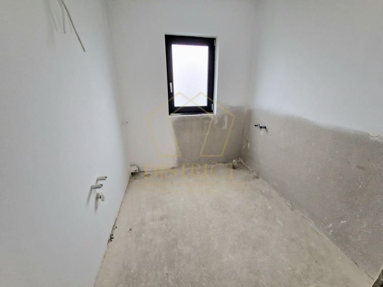 Duplex spatios despartit prin camera tehnica cu 5 camere | Urseni