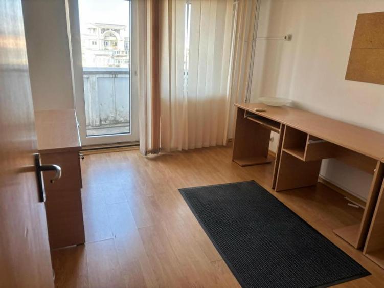 Bulevardul Unirii -Zepter apartament 3 camere de inchiriat stradal