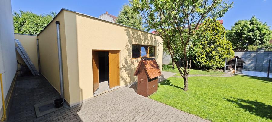 Casa spatioasa. Pretabil si pt. clinica, invatamant, camin varstnici.