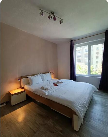 Piata Romana  | 2 Camere | Metrou | AC | Complet Renovat |