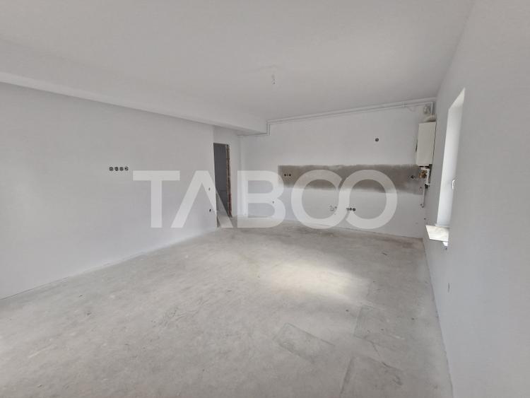 Apartament 66 mpu 3 camere balcon 21 mp si parcare Doamna Stanca
