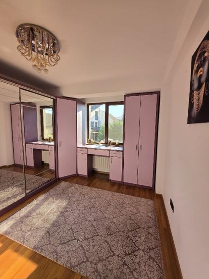 Casă tip duplex P+1+mansarda, 3 dormitoare, curte, Sector 4 București