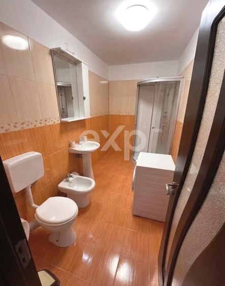Apartament 1 cameră decomandat, renovat, Loc de parcare CF, Floresti