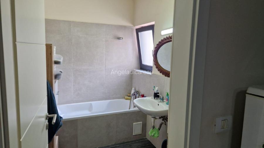 Apartament cu 2 camere de închiriat  - 2