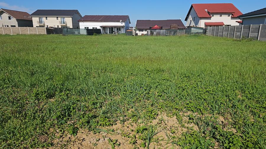 Teren cu toate utilitatile in fata parcelei