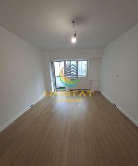 Garsoniera complet renovata 5 min Metrou Aparatorii Patriei