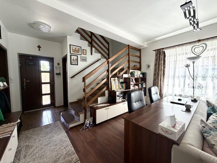 Casa individuala, 4 camere, 120 mp utili, 817 mp teren - Dumbravita