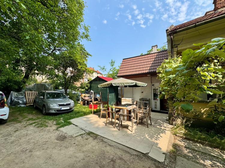 Spațiu pentru restaurant, bucătărie 120 mp, curte/terasă 400 mp, zona Centrală