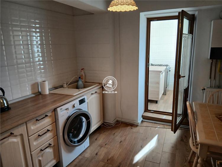 Apartament cu 4 camere , 2 bai, 3 balcoane Zona Pacurari