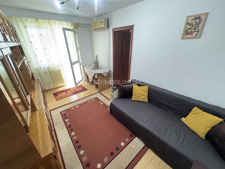 Apartament 2 camere zona Casa de Cultura cu Centrala