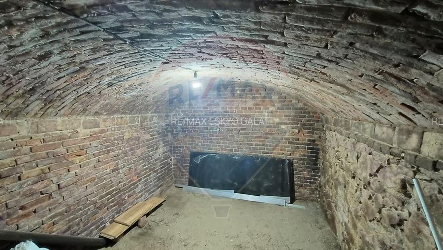 Casă cu 3 camere de vânzare în zona Centrală - 18