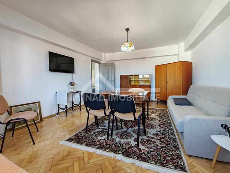 Apartament cu 3 camere, 80 mp, 2 bai, zona Centrala (Piata Cipariu)