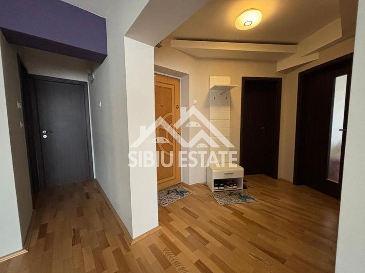Apartament 3 camere de inchiriat Sibiu