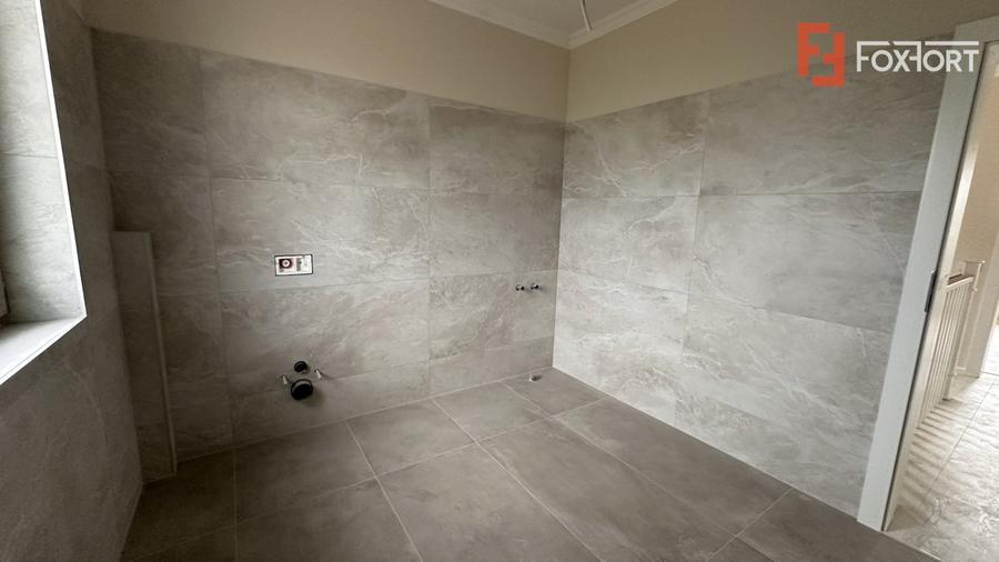 Duplex cu 5 camere despartit prin garaj, zona Giroc