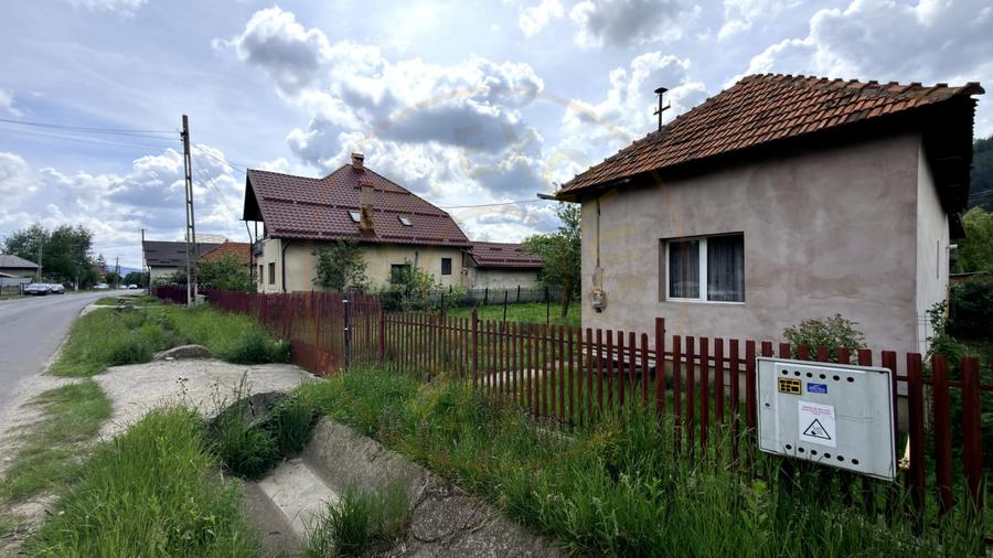 Casa individuala Leresti la strada principala+ teren 831 mp, utilitati complete