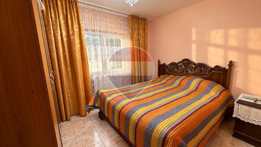 Apartament cu 2 camere de vânzare / Central/ Bacau