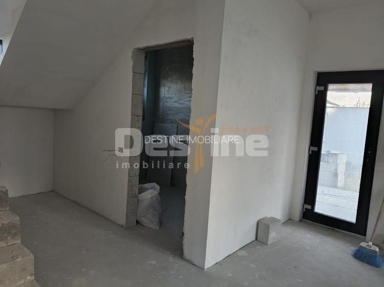 Casă individuală 5 camere cu vedere spre LAC - Agigea