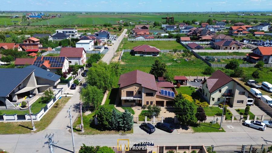 Casă pe colț de vânzare în Vladimirescu, cartier Europa, teren 863 mp