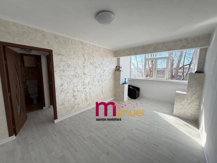 Apartament 2 camere,str.Alunisului,etaj 2