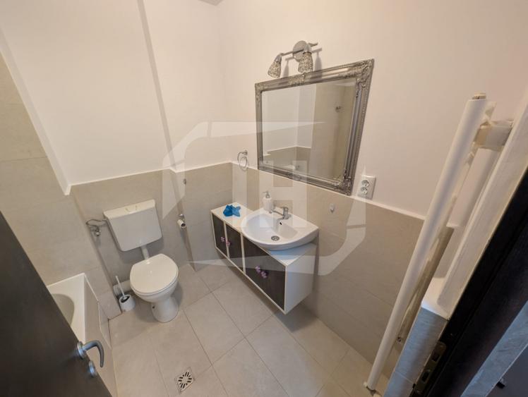 Apartament 2 camere decomandat, parcare, zona Vivo