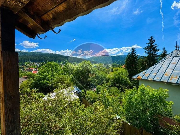 Casa la rosu in Poiana Tapului, Busteni, 3 dormitoare cu baie proprie